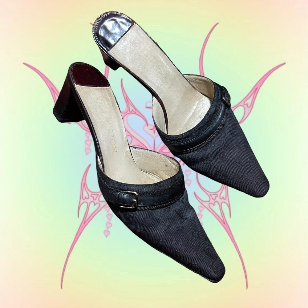 Vintage Louis Vuitton Pointed Toe Monogram Kitten Heels